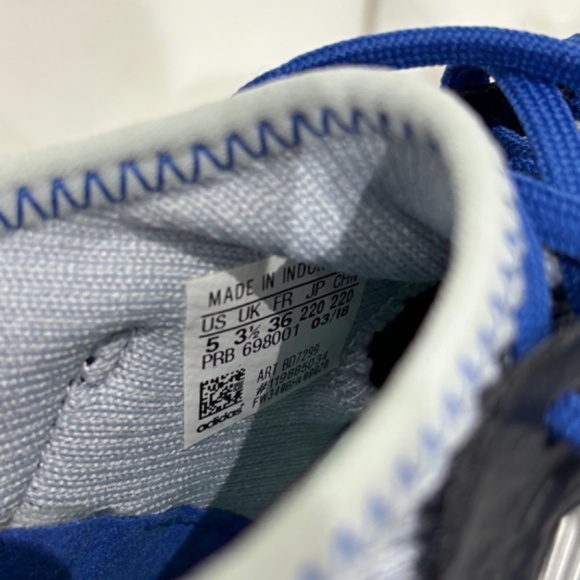 New In Box: Adidas Predator 18.3 Firm Ground Womens Cleats Size 5US Blue/Silver - Picture 7 of 8